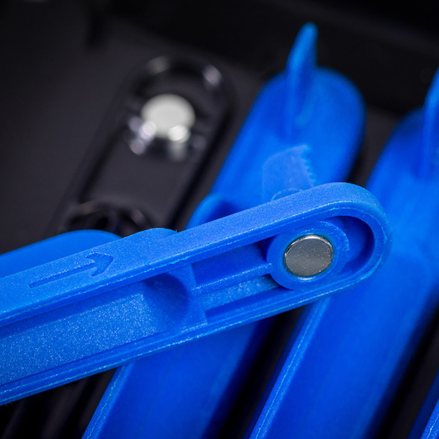 Preston Mag Store System 15cm Hooklength Box Close Up 2