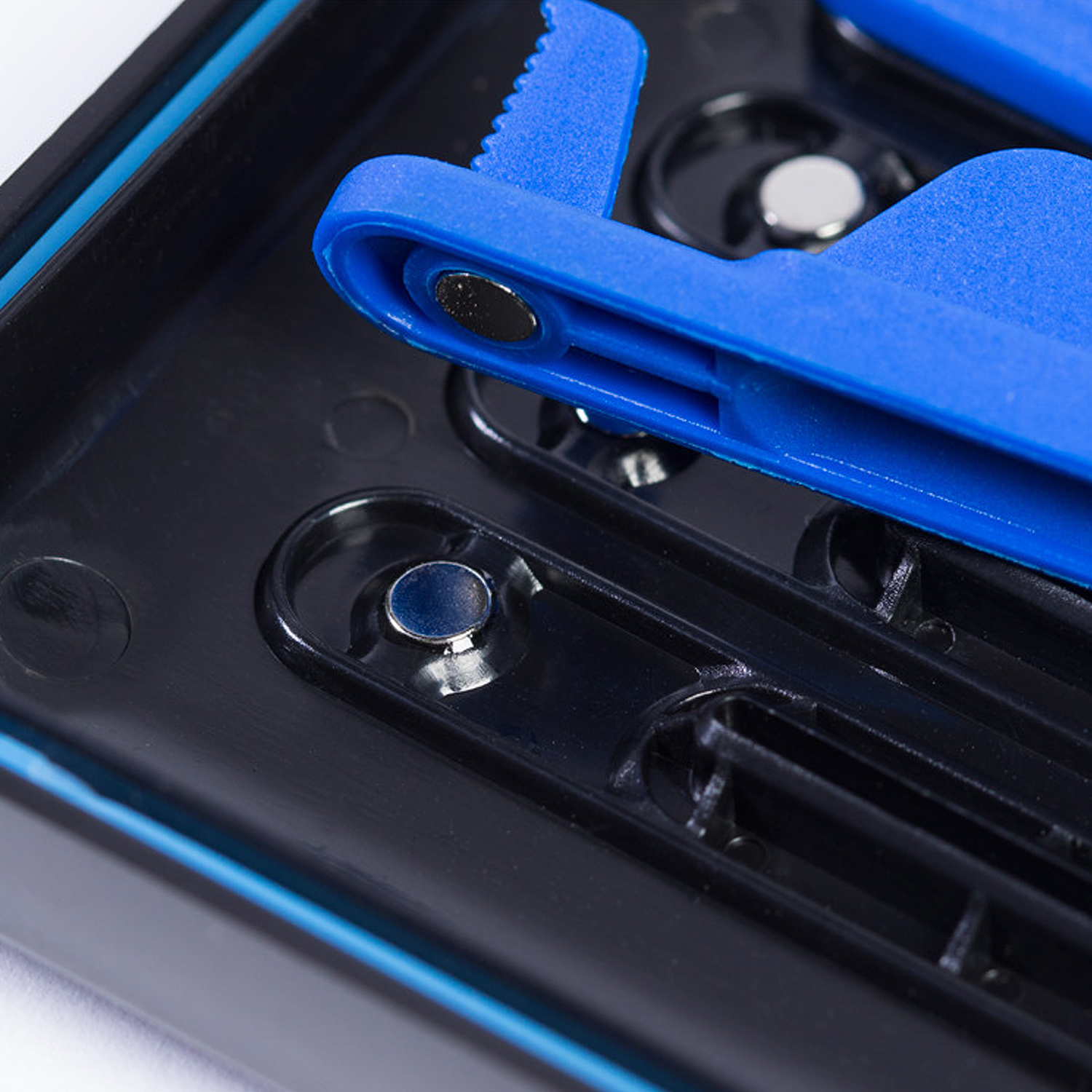 Preston Mag Store System 15cm Hooklength Box Close Up 3