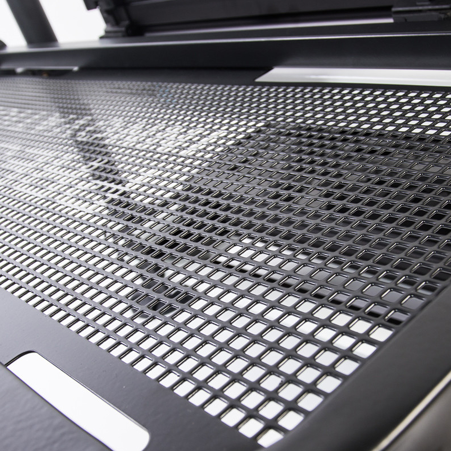 Preston Offbox 36 Venta-Lite Slimline Tray Close Up