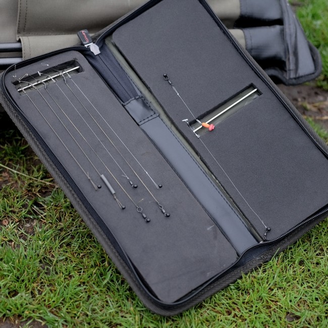 Advanta Endurance Stiff Rig Pouch In Use
