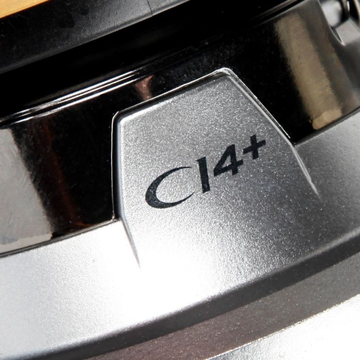 Shimano Ultegra CI4+ XSC Reel Close Up 1