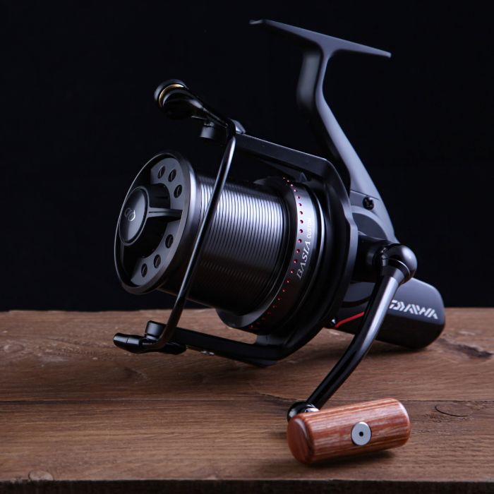 Daiwa Tournament Basia Custom Reel DCR6 On Black